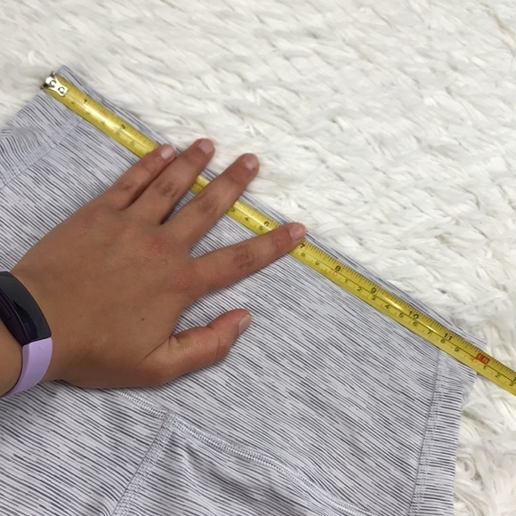 Lululemon Wunder Under Crop High-Rise *Roll Down Scallop Full-On Luxtreme 23" - Picture 4 of 7